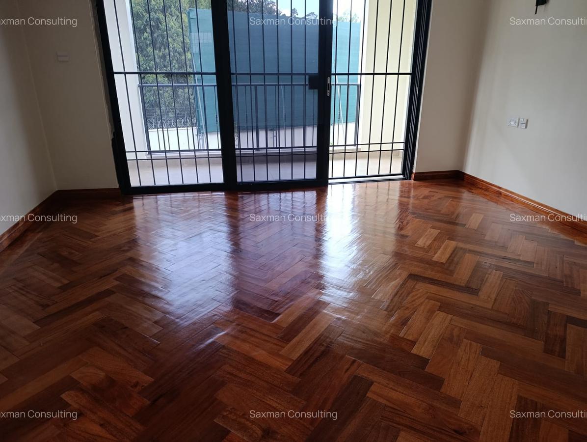 5 Bed Villa with En Suite in Loresho - 20