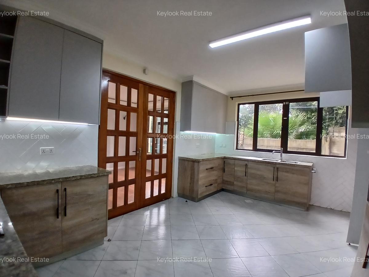 4 Bed Townhouse with En Suite at Lavington Green - 11