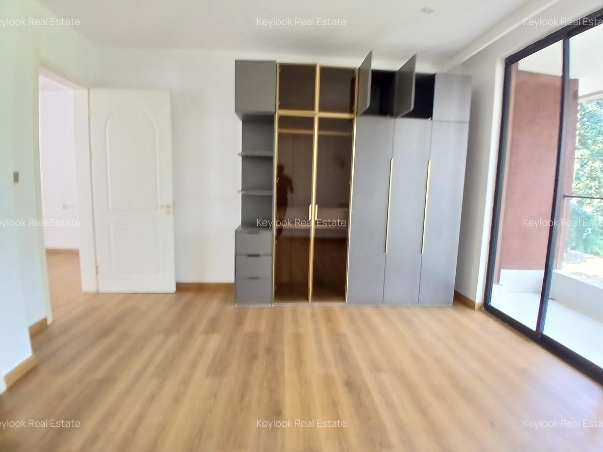 5 Bed Townhouse with En Suite at Lavington Green - 13