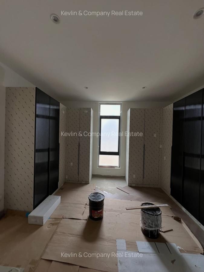 5 Bed Townhouse with En Suite in Lavington - 17