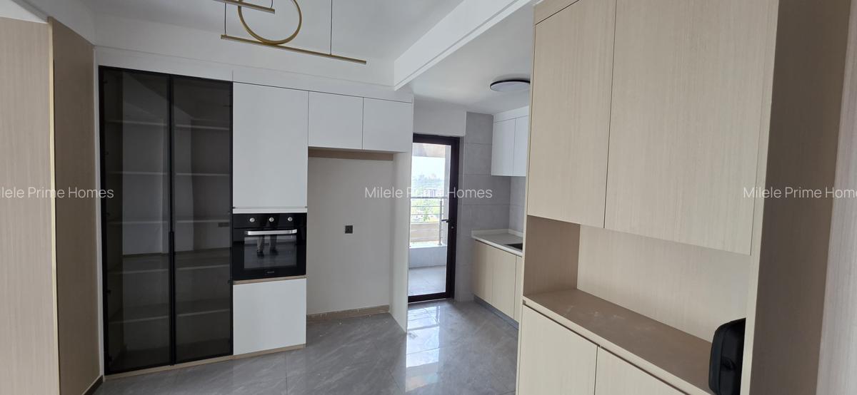 Serviced 3 Bed Apartment with En Suite at Riverside - 10