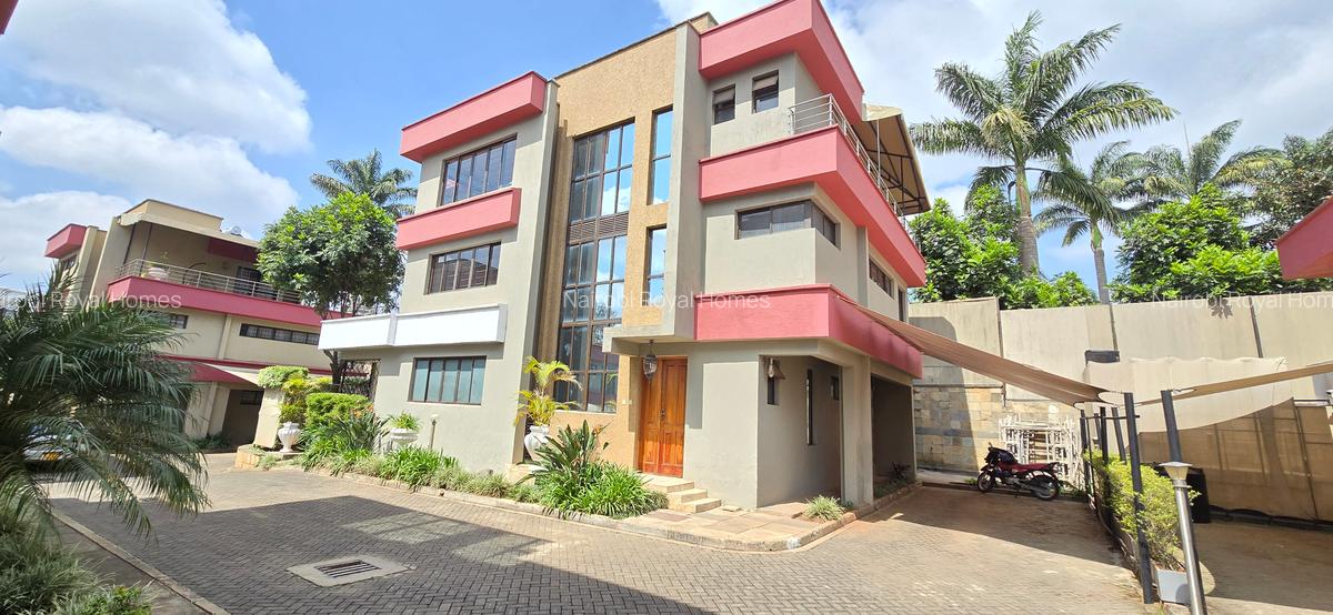 5 Bed Townhouse with En Suite at Lavington Convent Drive - 1