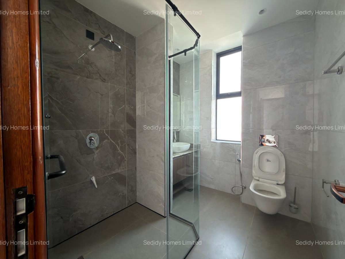 3 Bed Apartment with En Suite in Riverside - 18