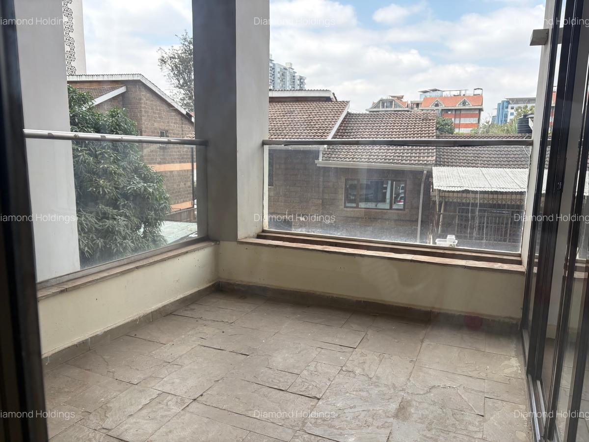 4 Bed Apartment with En Suite at Parklands - 6