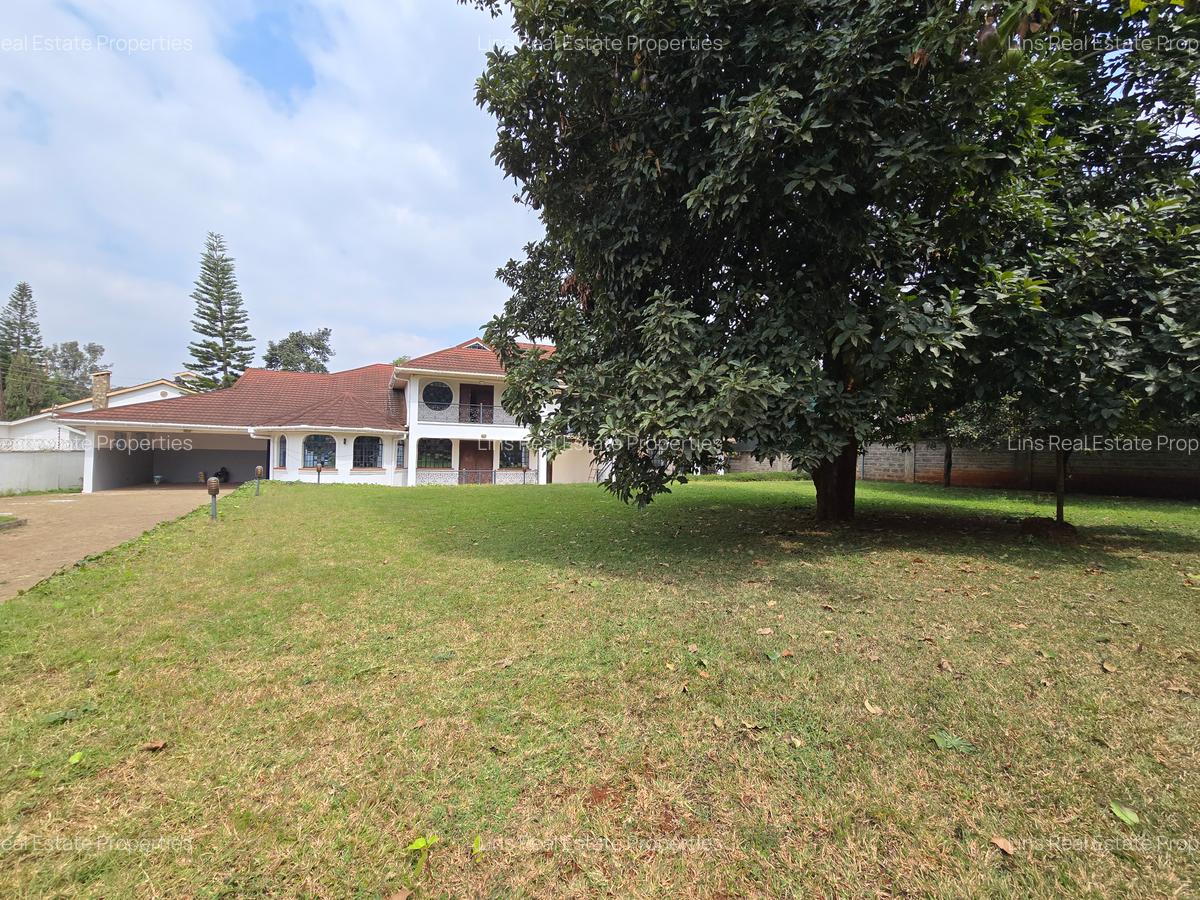5 Bed House with En Suite in Runda - 3