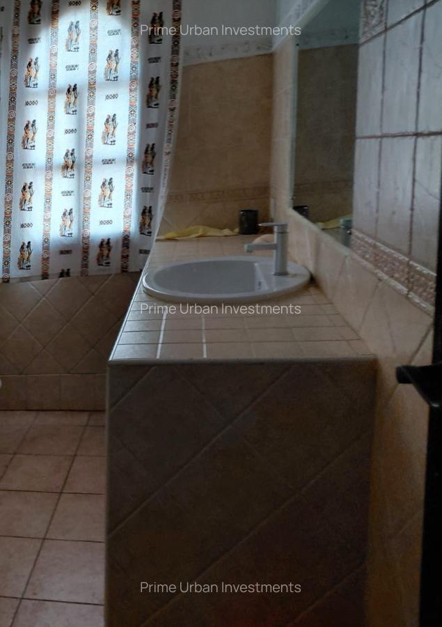 4 Bed House with En Suite at Watamu Beach - 9