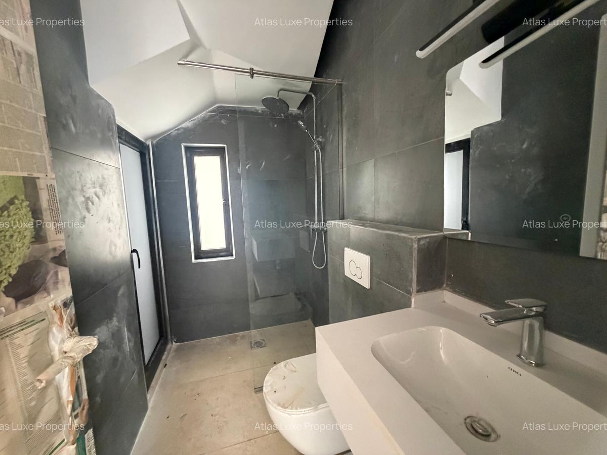 4 Bed Townhouse with En Suite at New Runda - 4