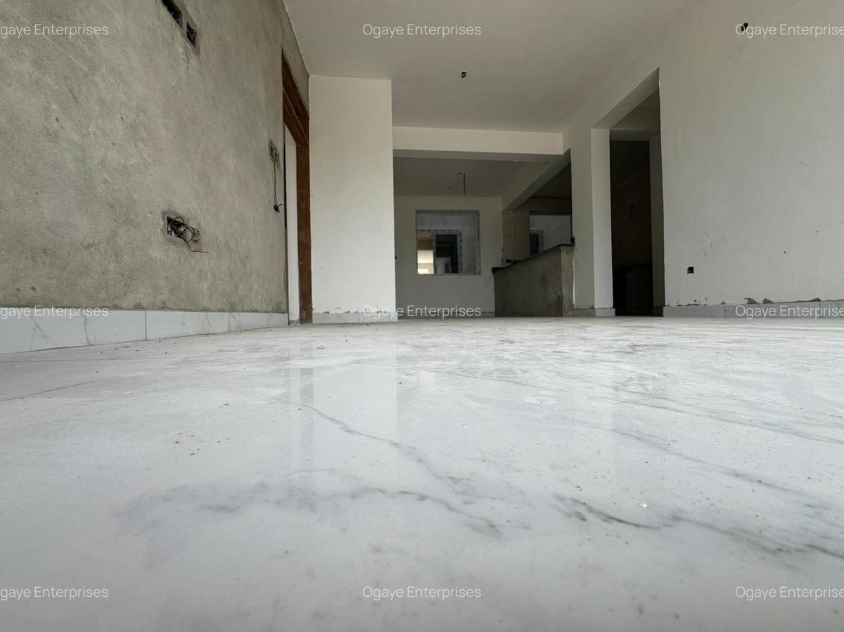 3 Bed Apartment with En Suite at Beachroad - 11