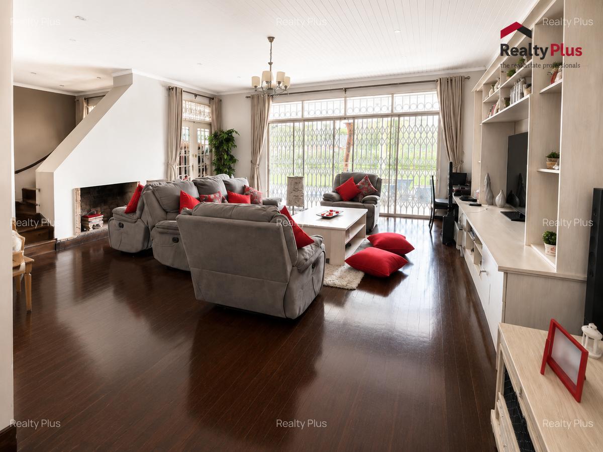 4 Bed House with En Suite at Loresho Crescent - 6