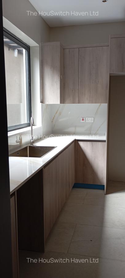 5 Bed Townhouse with En Suite at Off James Gichuru Rd - 7