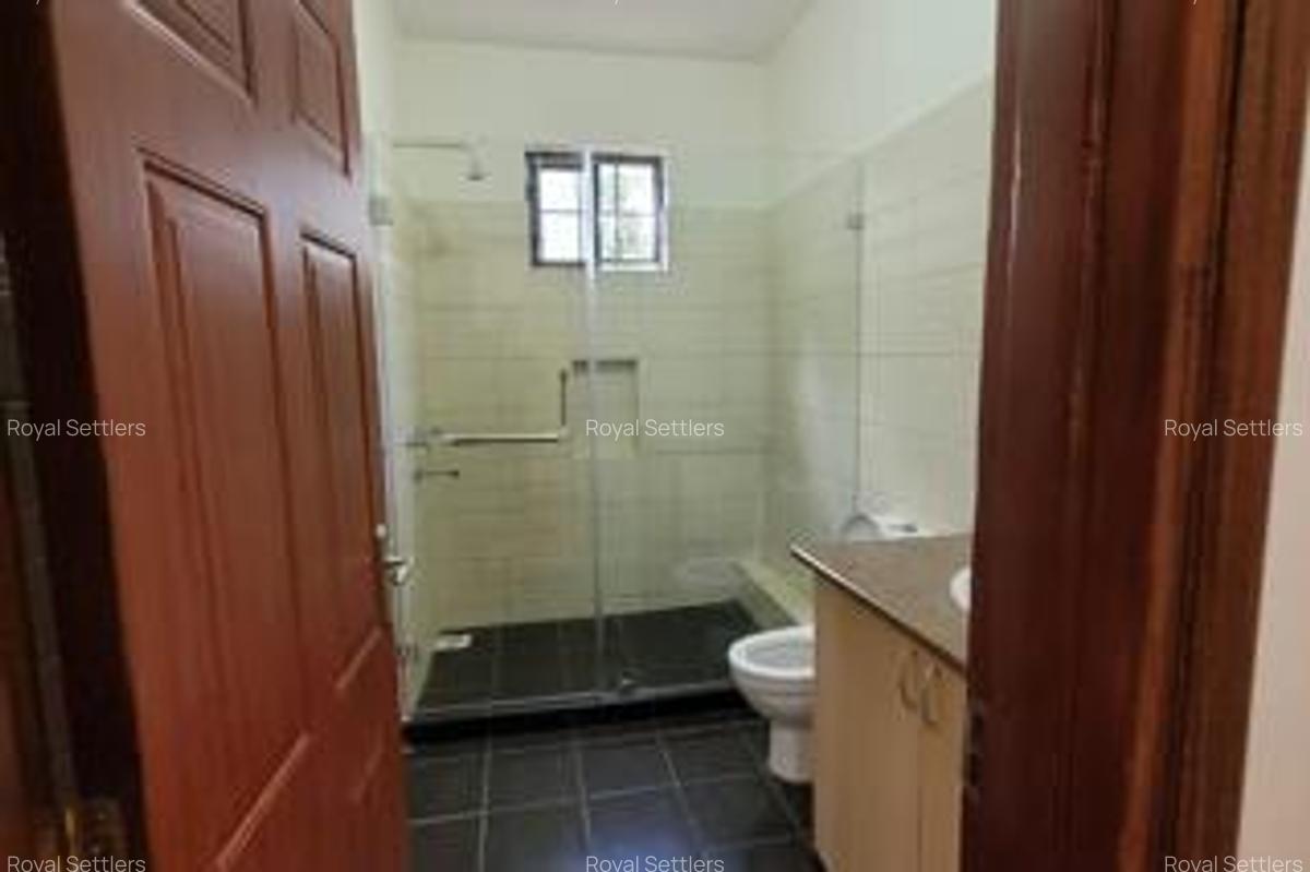 3 Bed Apartment with En Suite at Church Rd - 11