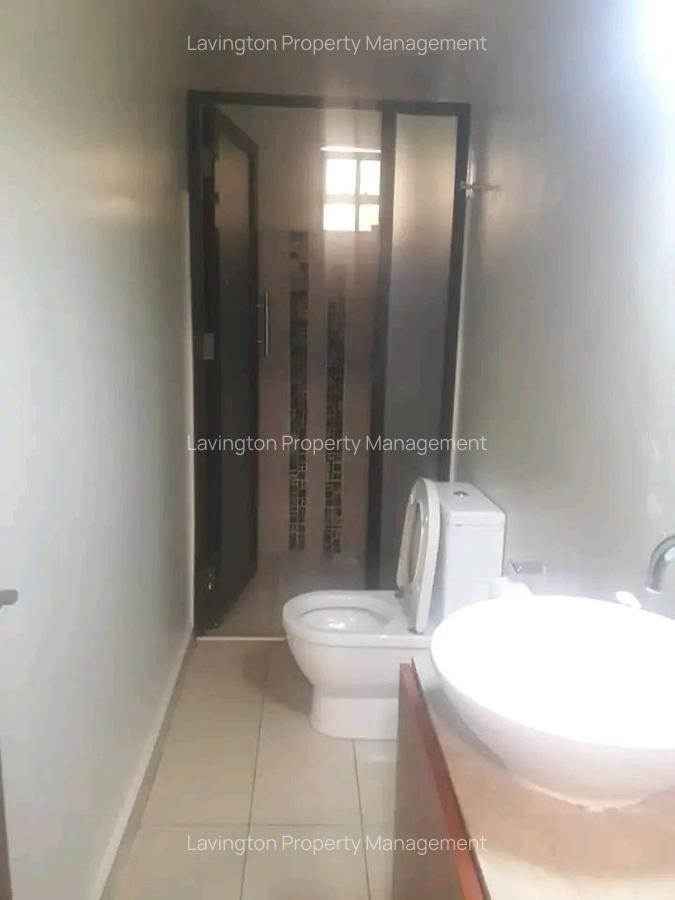 4 Bed House with En Suite at Lavington - 8