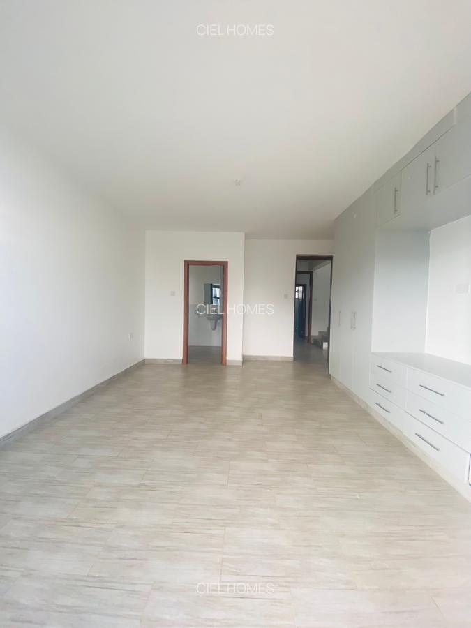 4 Bed Villa with En Suite at Eastern Bypass - 18