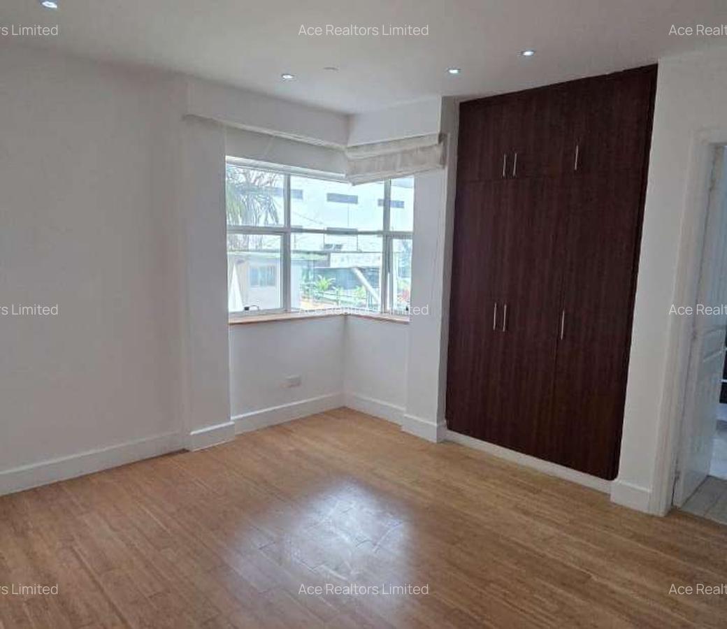 2 Bed Apartment with En Suite at Westlands - 7