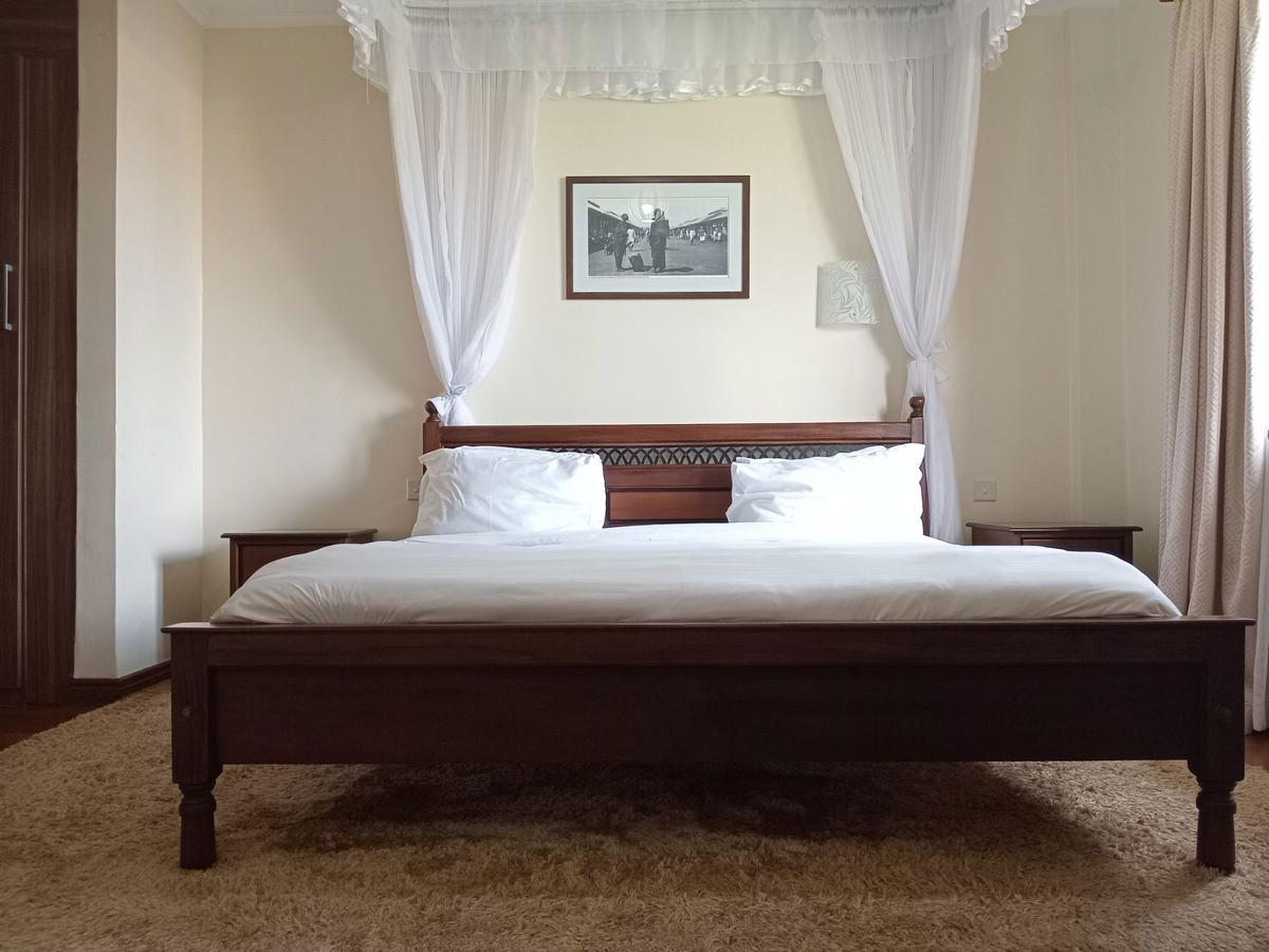 Serviced 3 Bed Apartment with En Suite in Upper Hill - 11