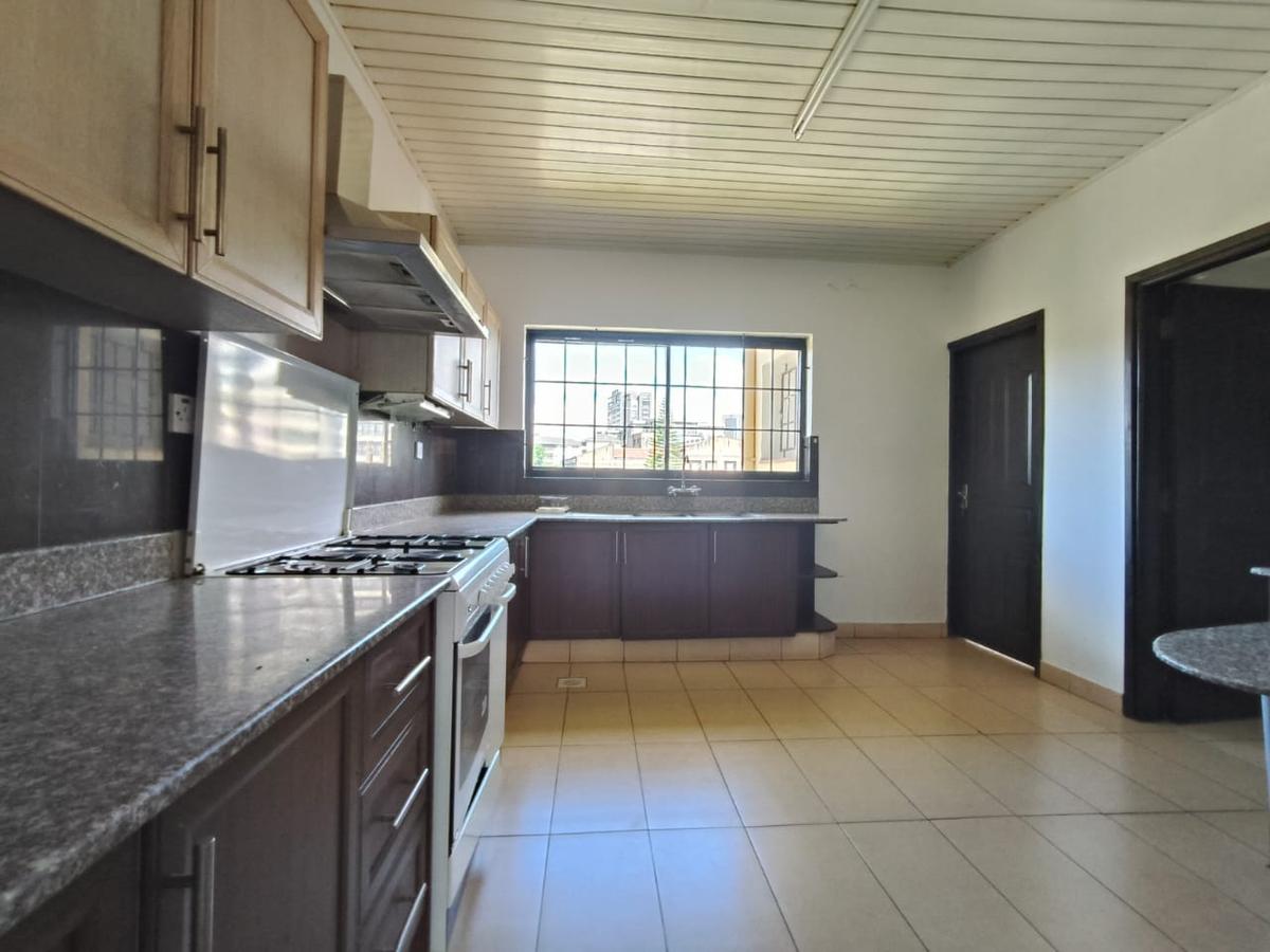 3 Bed Apartment with En Suite in Westlands Area - 4