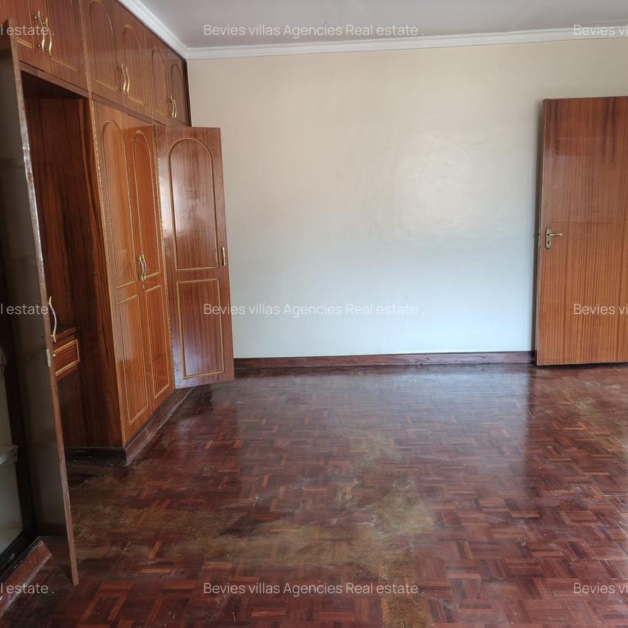 5 Bed Villa with En Suite in Spring Valley - 15