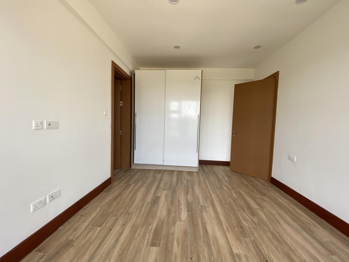 2 Bed Apartment with En Suite in Parklands - 6