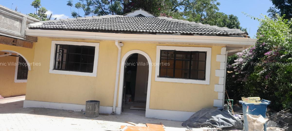 1 Bed House with En Suite at Loresho - 1