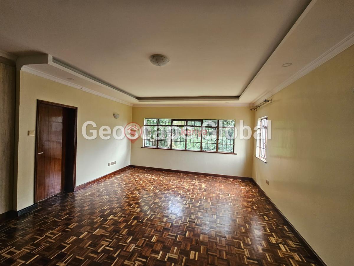 4 Bed Townhouse with En Suite in Spring Valley - 4