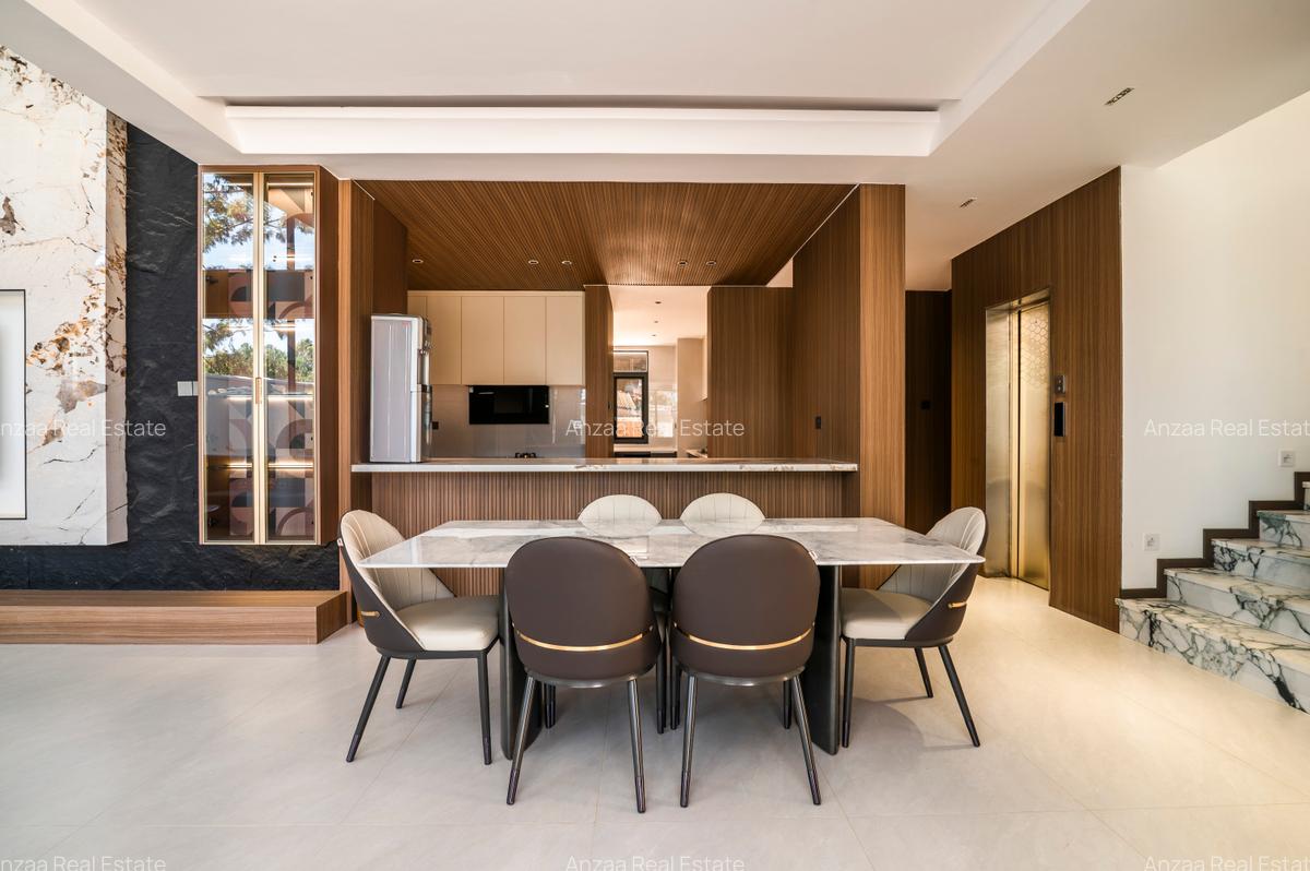 5 Bed Villa with En Suite at Jacaranda Avenue - 5