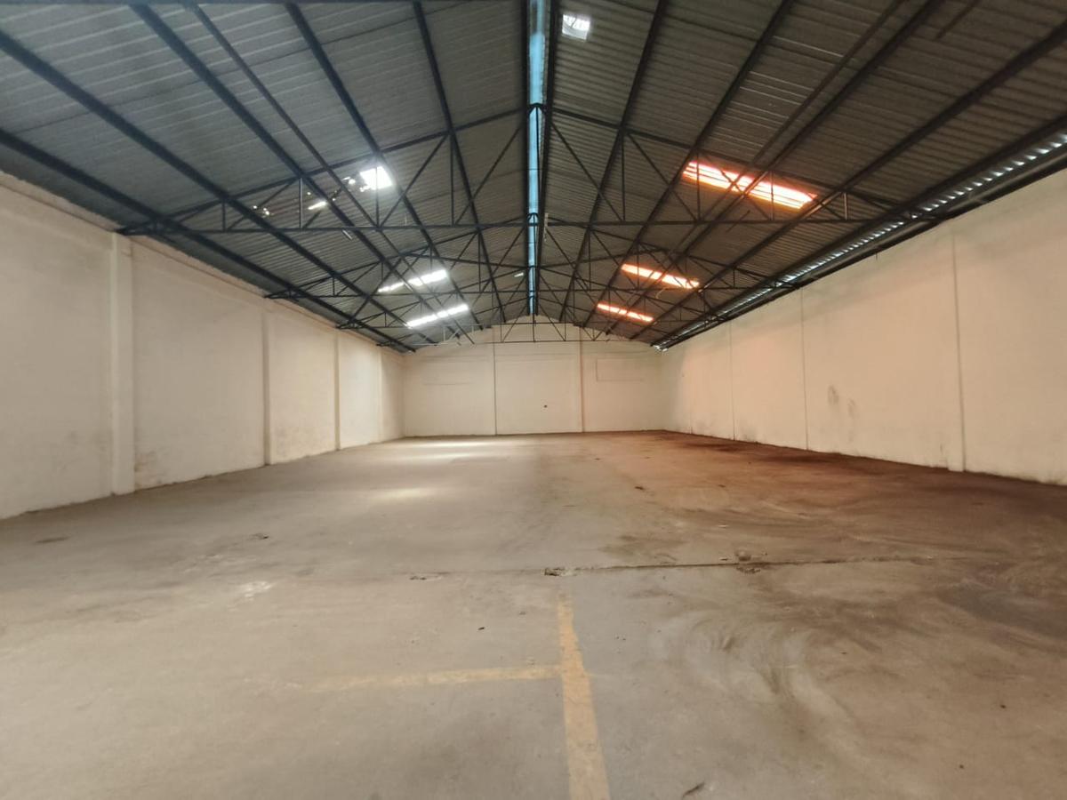 5,000 ft² Warehouse with Service Charge Included in Industrial Area - 7