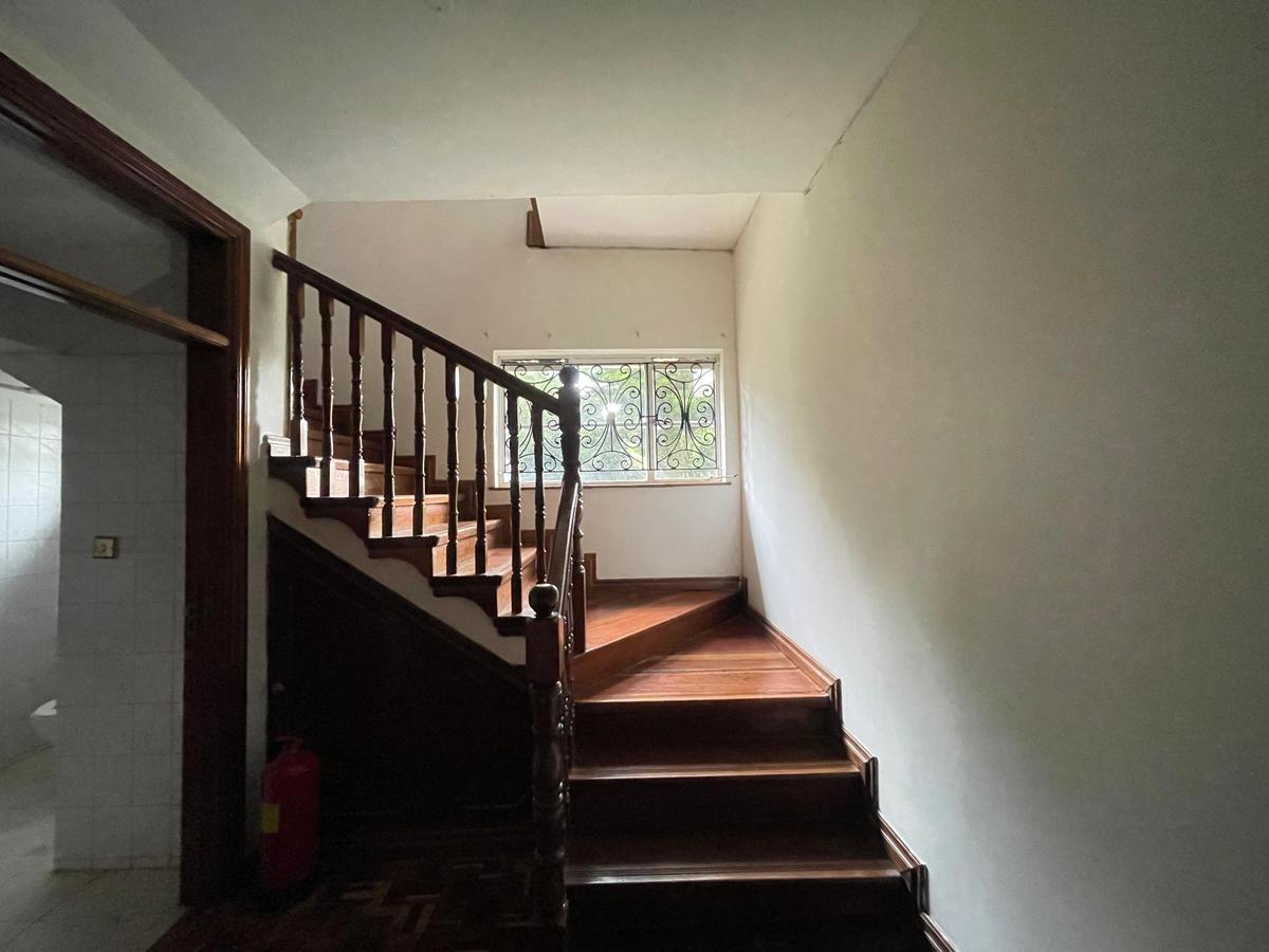 5 Bed House with En Suite in Gigiri - 17