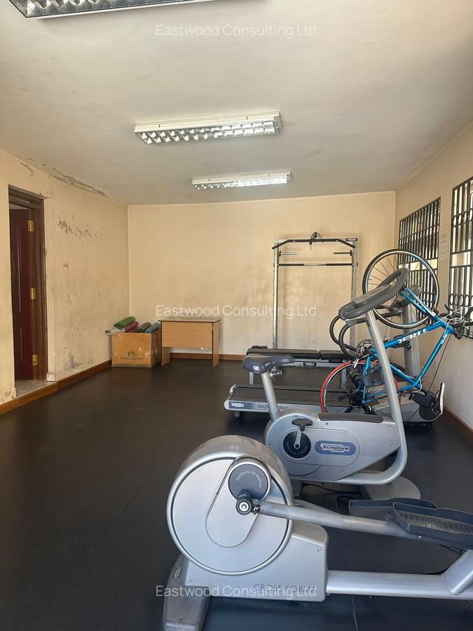 3 Bed Apartment with En Suite at Lantana Road - 13