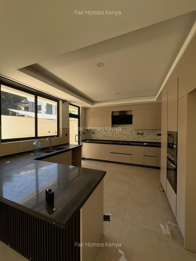 4 Bed Townhouse with En Suite at Lavington Green - 9