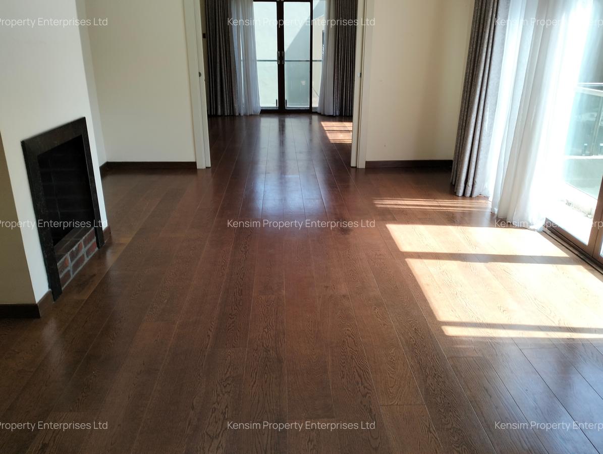 5 Bed Townhouse with En Suite in Lavington - 16