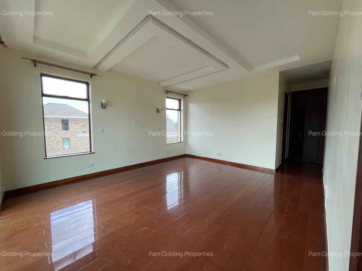 5 Bed Townhouse with En Suite in Karen - 12