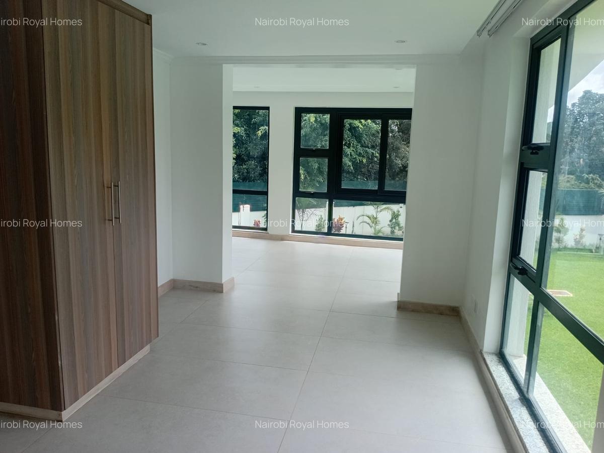 4 Bed Townhouse with En Suite at Lavington Green - 9