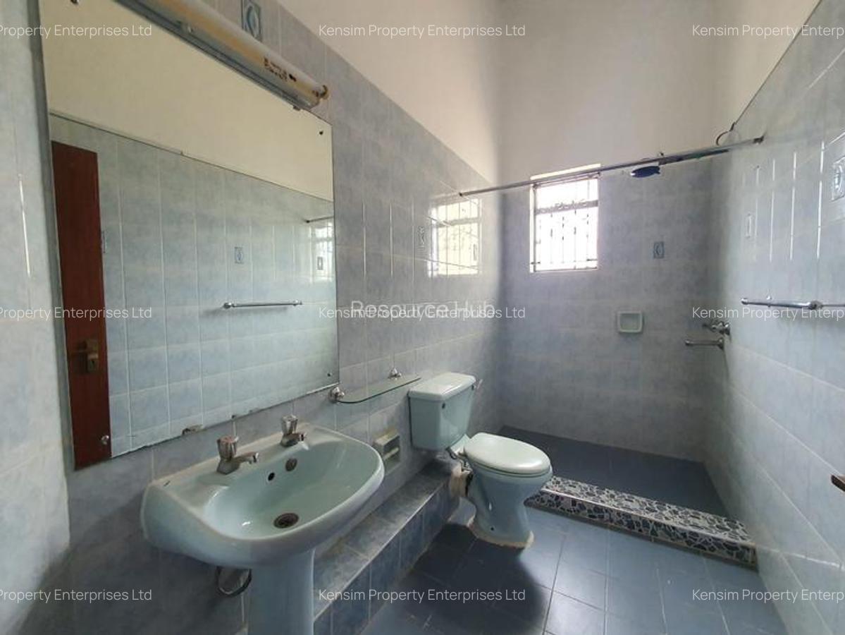 4 Bed Townhouse with En Suite in Spring Valley - 19