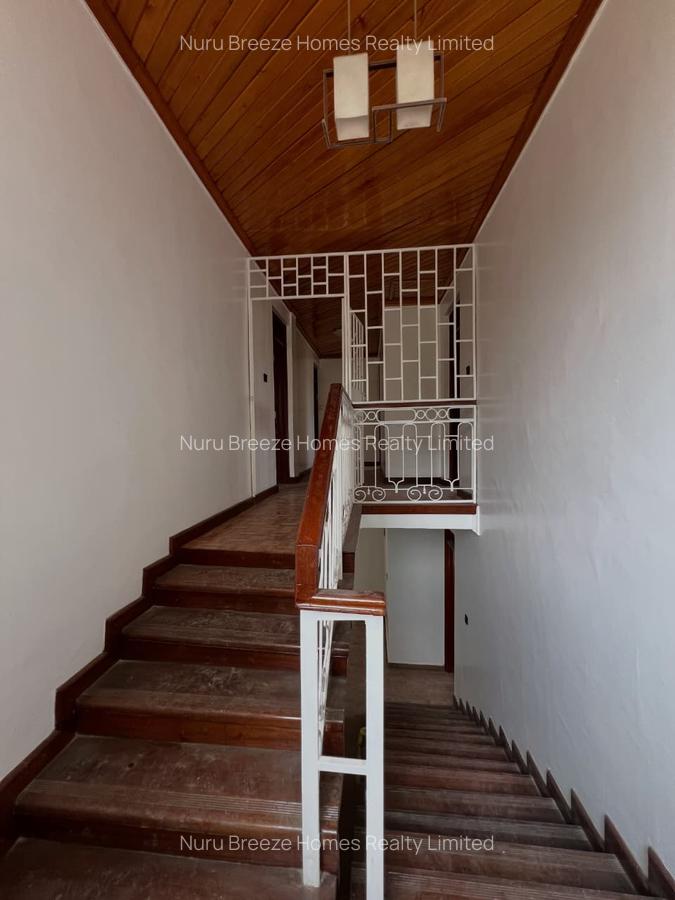4 Bed Townhouse with En Suite in Lavington - 10