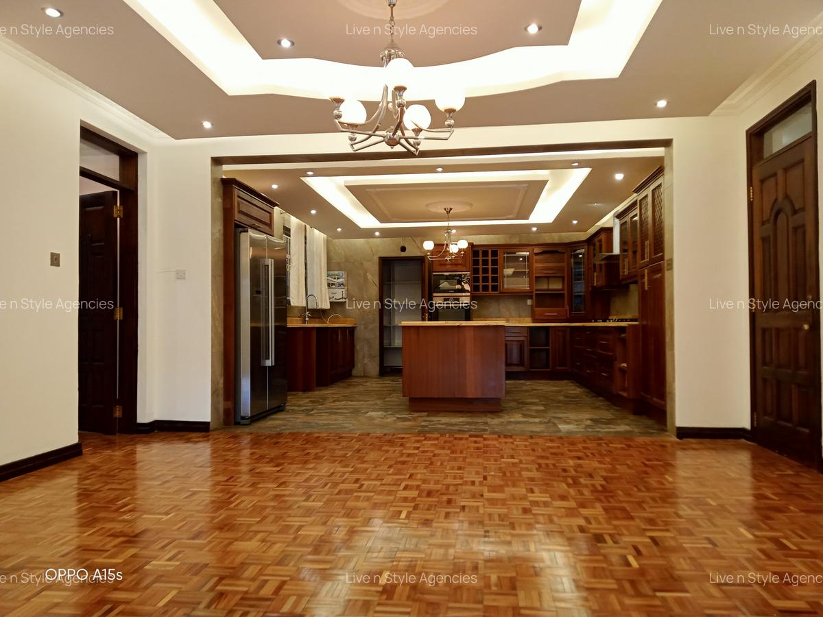 4 Bed House with En Suite in Runda - 3