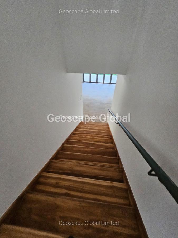 4 Bed Apartment with En Suite in Rosslyn - 6