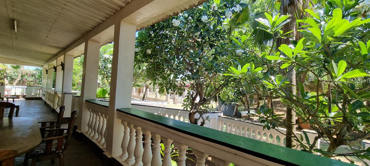3 Bed House with En Suite at Jumba Ruins - 9