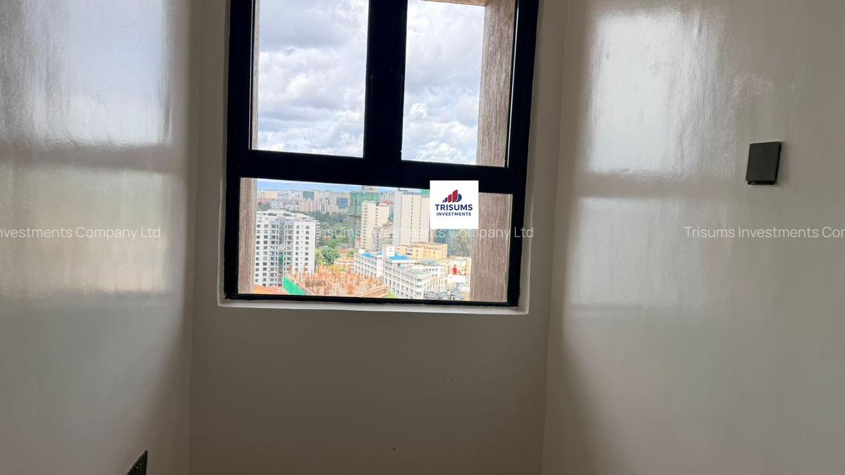 4 Bed Apartment with En Suite in Parklands - 11