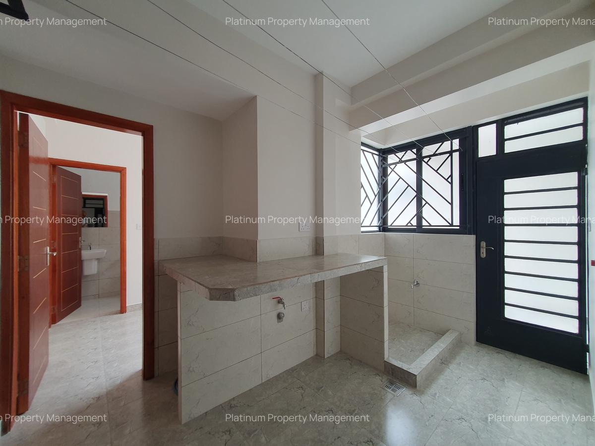 3 Bed Apartment with En Suite in Westlands Area - 10