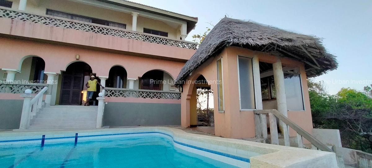 4 Bed Villa with En Suite in Kikambala - 10