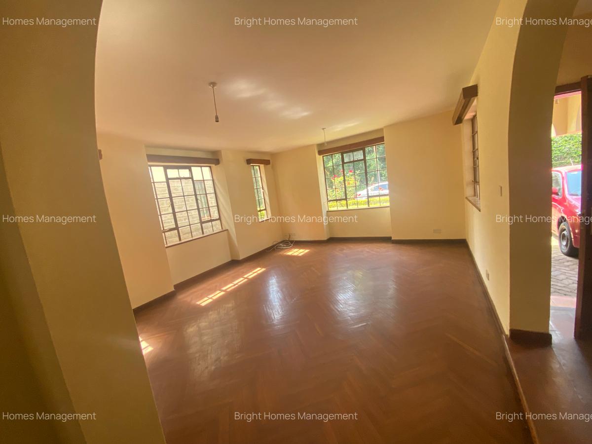 5 Bed Townhouse with En Suite in Lavington - 4