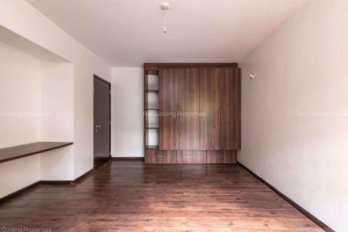 3 Bed Apartment with En Suite in Kileleshwa - 5