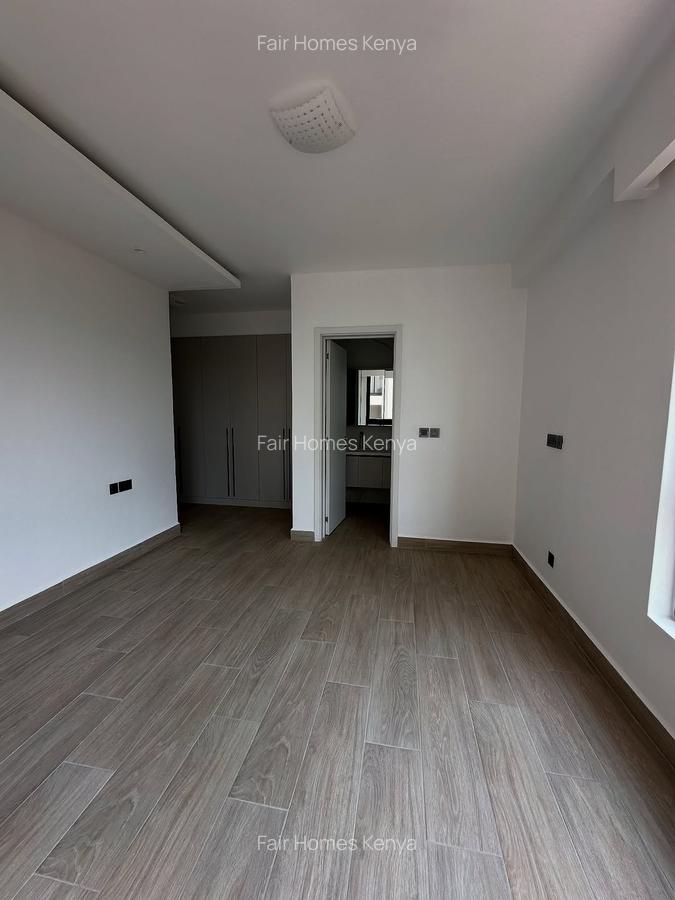 3 Bed Apartment with En Suite at Riverside Drive - 12