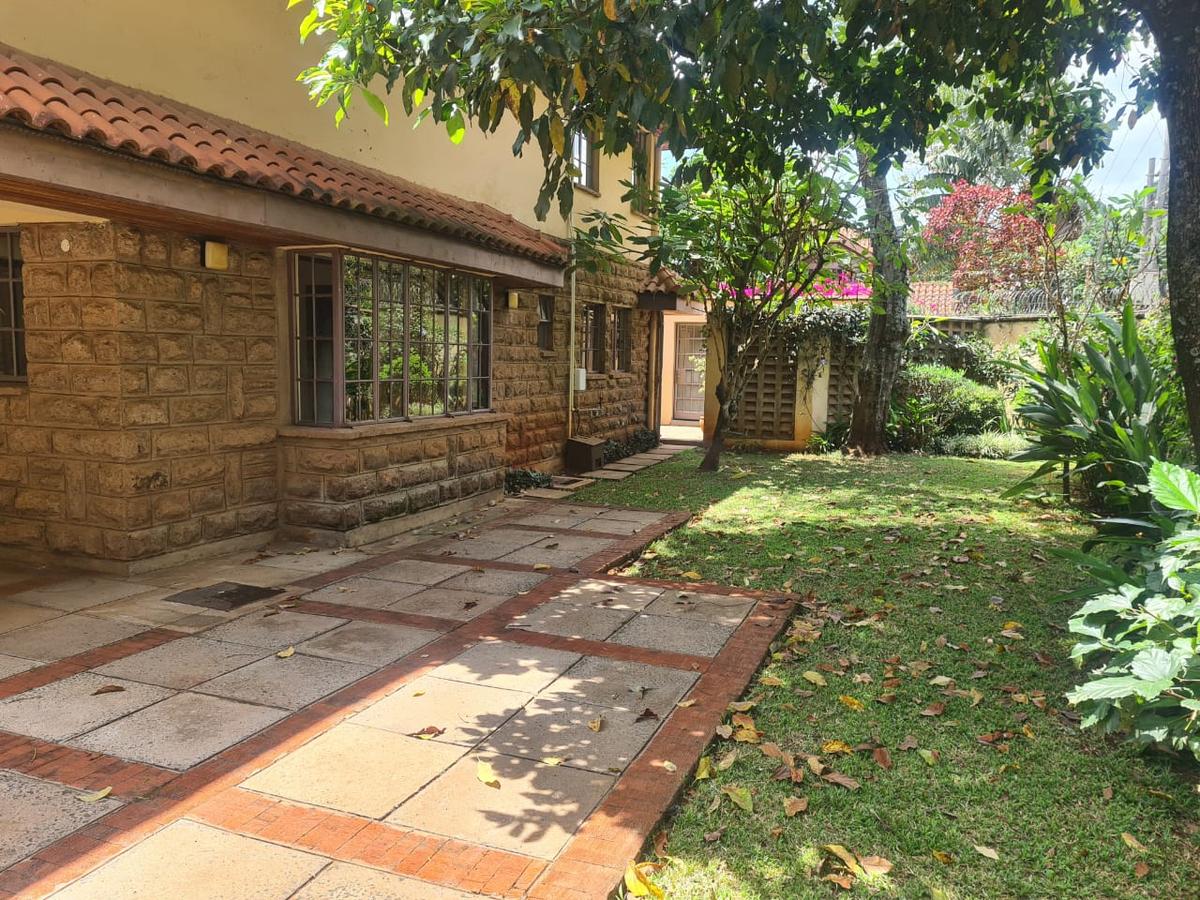 4 Bed Townhouse with En Suite in Spring Valley - 2