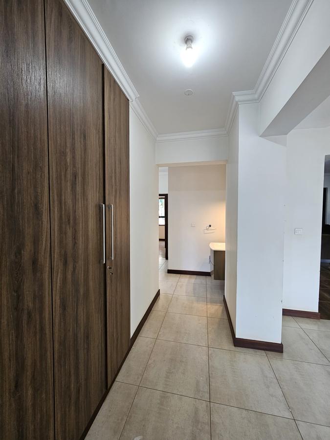 3 Bed Apartment with En Suite in Parklands - 5