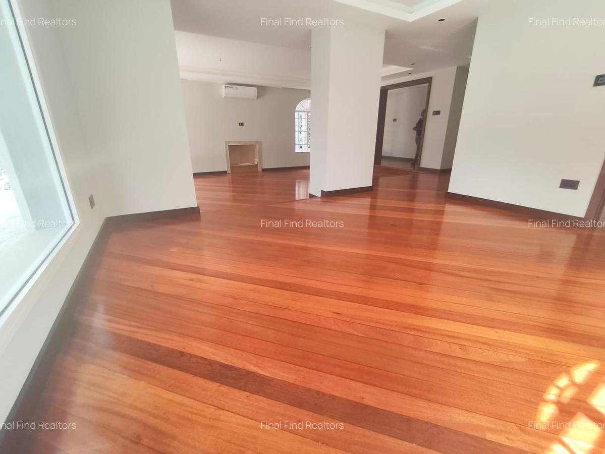 5 Bed House with En Suite in Runda - 15