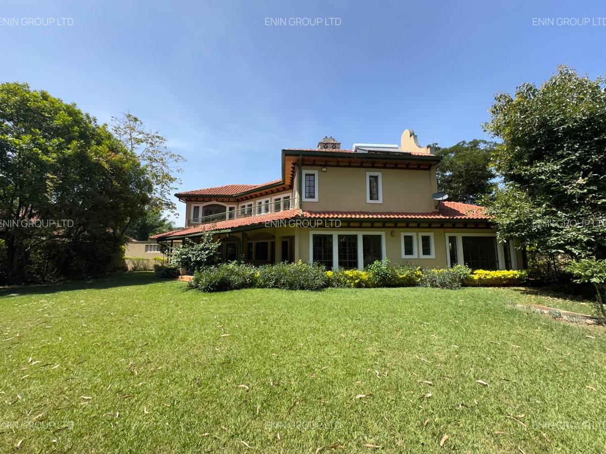 5 Bed House with En Suite in Runda - 1