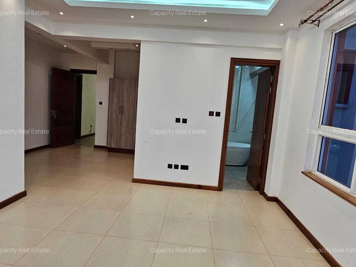 5 Bed Apartment with En Suite in General Mathenge - 8