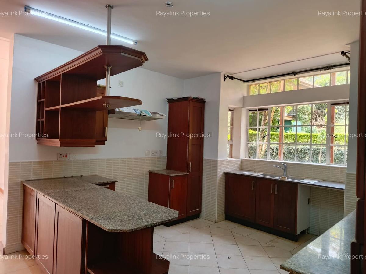 5 Bed House with En Suite at Westlands - 8