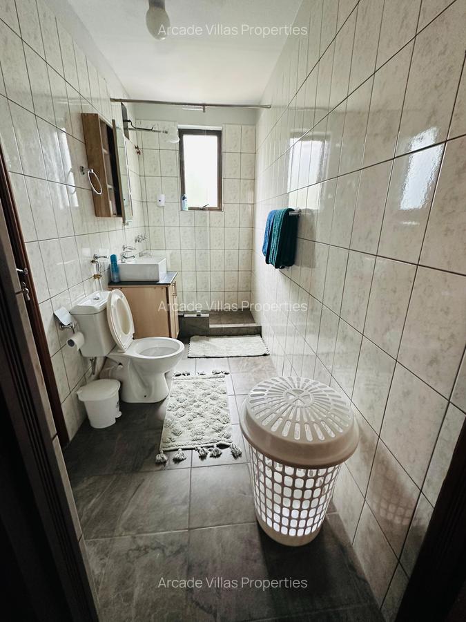 Serviced 1 Bed Apartment with En Suite in Riverside - 13